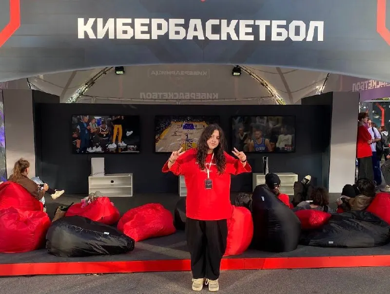⬆️ Студенты факультета Игровой индустрии и киберспорта посетили фестиваль «Киберзарница» на ВДНХ 5 сентября на Площади п